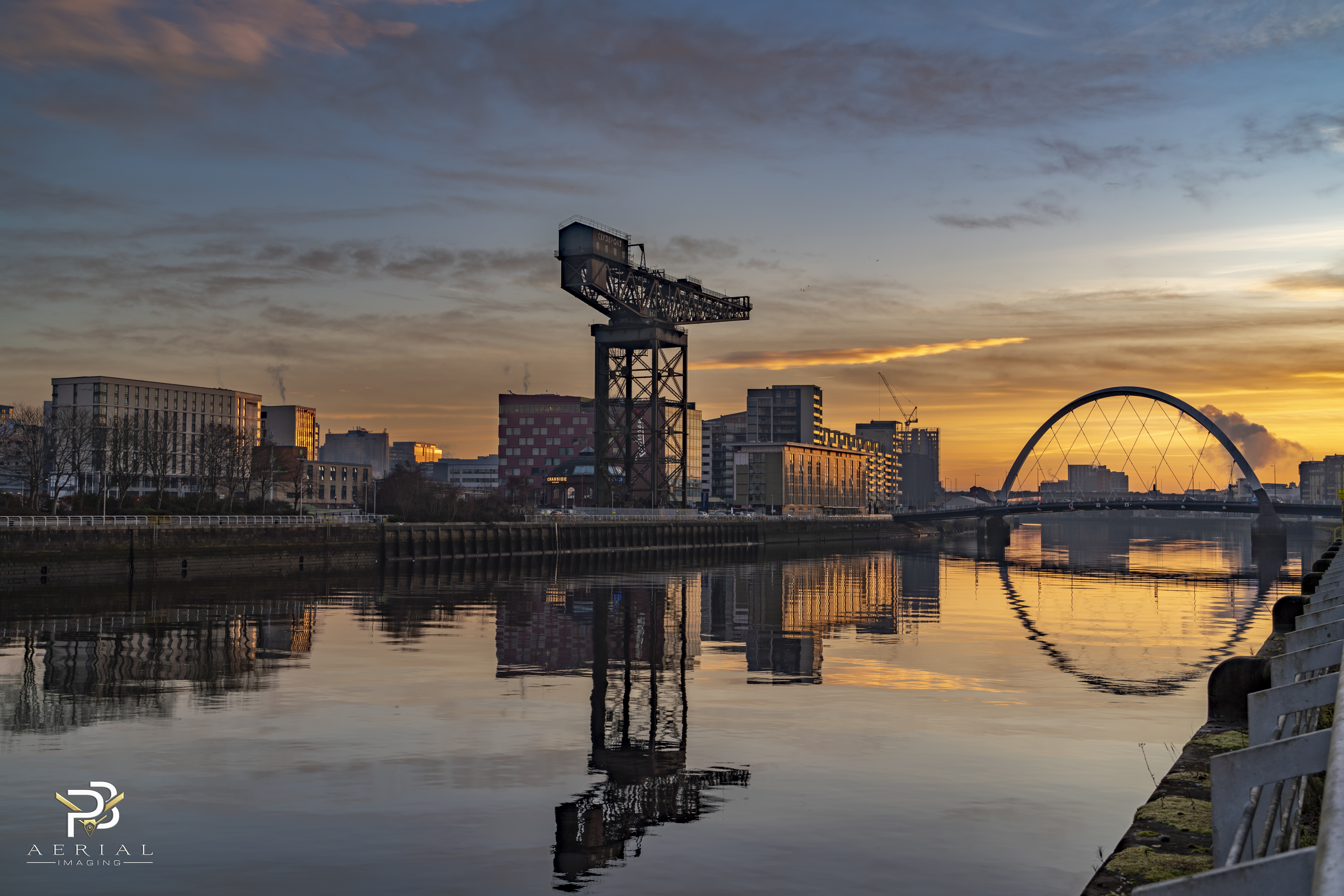 River Clyde, Glasgow, Finnestone Crane